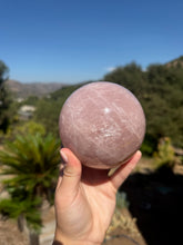 Load image into Gallery viewer, Rose Quartz Sphere 165WI