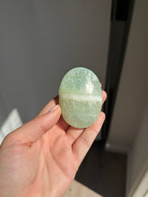 Load image into Gallery viewer, Pistachio Calcite Palm Stone 18KQ
