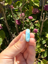 Load image into Gallery viewer, Larimar cab