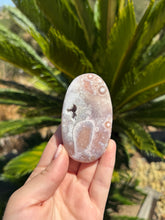 Load image into Gallery viewer, Pink Amethyst Palm Stone 26SA