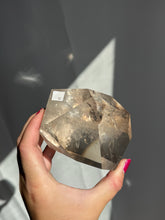 Load image into Gallery viewer, Smokey Quartz Geometric 88HP