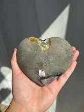 Load image into Gallery viewer, Amethyst Heart with Stand 55HL