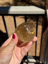 Load image into Gallery viewer, Citrine Skull 145J