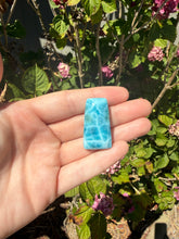 Load image into Gallery viewer, Larimar cab