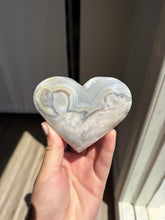 Load image into Gallery viewer, Flower Agate Heart 35PKR