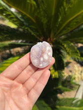 Load image into Gallery viewer, Pink Amethyst Palm Stone 14NR
