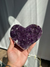Load image into Gallery viewer, Amethyst Heart with Stand 170HK