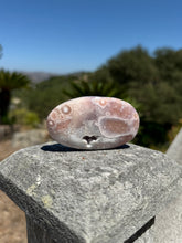 Load image into Gallery viewer, Pink Amethyst Palm Stone 26SA