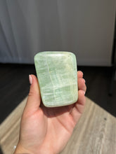 Load image into Gallery viewer, Pistachio Calcite 36PR