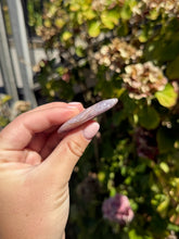 Load image into Gallery viewer, Pink Amethyst Palm Stone 13MR