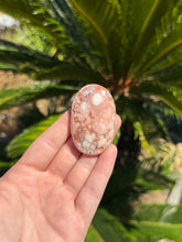 Load image into Gallery viewer, Pink Amethyst Palm Stone 14EZ