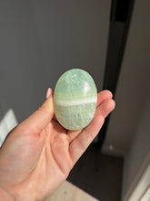 Load image into Gallery viewer, Pistachio Calcite Palm Stone 18KQ