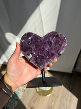 Load image into Gallery viewer, Amethyst Heart with Stand 170HK