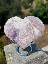 Load image into Gallery viewer, Lavender Pink Amethyst Heart
