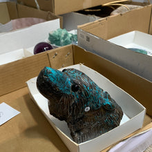 Load image into Gallery viewer, Wolf head/oval
