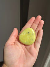 Load image into Gallery viewer, Serpentine Palm Stone 14KK