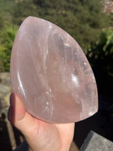 Load image into Gallery viewer, Rose Quartz Bowl 55EB