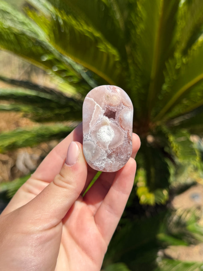 Pink Amethyst Palm Stone 28NE