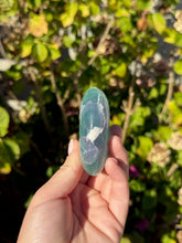 Load image into Gallery viewer, Blue Fluorite Palm Stone 80VB