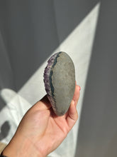Load image into Gallery viewer, Amethyst Heart with Stand 55HL