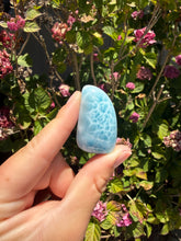Load image into Gallery viewer, Larimar cab