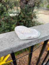 Load image into Gallery viewer, Pink Flower Agate TV