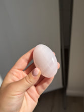Load image into Gallery viewer, Pink Mangano Calcite Palm Stone 18KR