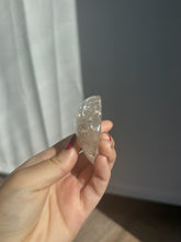 Load image into Gallery viewer, Quartz Flat Back Heart 24CS