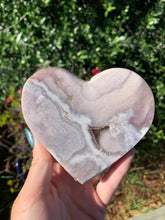 Load image into Gallery viewer, Lavender Pink Amethyst Heart