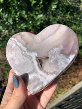 Load image into Gallery viewer, Lavender Pink Amethyst Heart