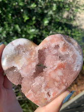 Load image into Gallery viewer, Druzy Pink Amethyst Heart