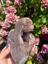 Load image into Gallery viewer, Lavender Pink Amethyst Druzy Heart