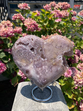 Load image into Gallery viewer, Lavender Pink Amethyst Druzy Heart
