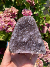 Load image into Gallery viewer, Druzy Purple Amethyst Cut Base