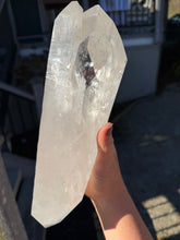 Load image into Gallery viewer, Quartz Natural DT**