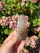 Load image into Gallery viewer, Agate Heart