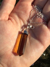 Load image into Gallery viewer, Honey Citrine Point w 18” Chain