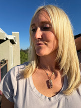 Load image into Gallery viewer, Phantom Lodolite Swirl Lens w Gold 18” Chain