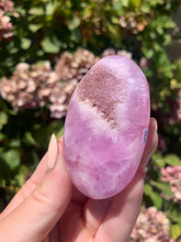Load image into Gallery viewer, Pink Aragonite Palm Stone