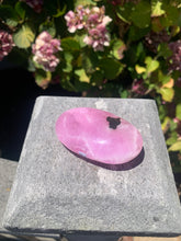 Load image into Gallery viewer, Pink Aragonite Palm Stone