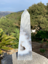 Load image into Gallery viewer, Agate Tower
