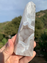 Load image into Gallery viewer, Agate Tower