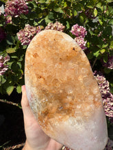 Load image into Gallery viewer, Pink Amethyst Cut Base