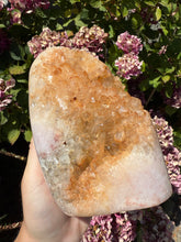 Load image into Gallery viewer, Pink Amethyst Cut Base