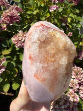 Load image into Gallery viewer, Pink Amethyst Cut Base