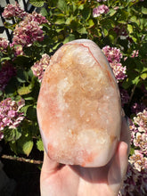 Load image into Gallery viewer, Pink Amethyst Cut Base