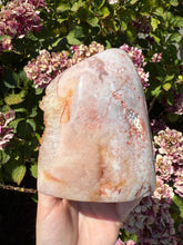 Load image into Gallery viewer, Pink Amethyst Cut Base