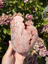 Load image into Gallery viewer, Pink Amethyst Cut Base