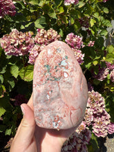 Load image into Gallery viewer, Pink Amethyst Cut Base