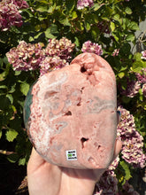 Load image into Gallery viewer, Pink Amethyst Cut Base